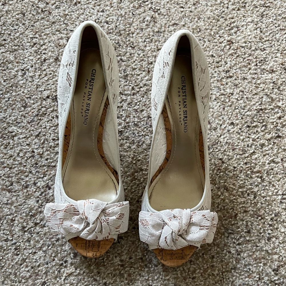 Christian Siriano White Lace 4 1/4 Heels